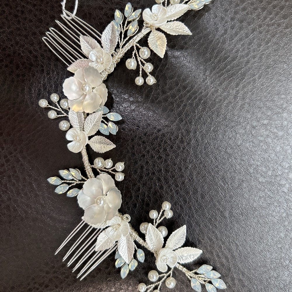 Mariell Opal and pearl Bridal comb with resin leaves